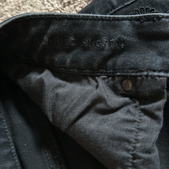 Hi-rise Shortie shorts in black - Picture 4 of 6